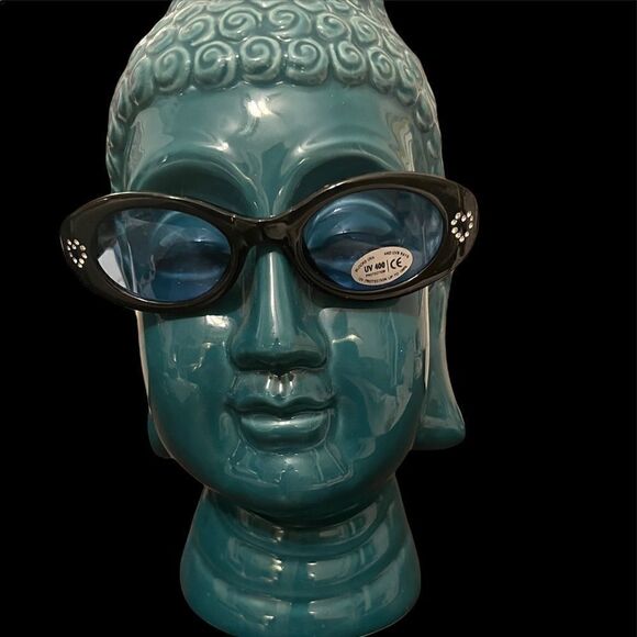 NWOT black oval sunnies with little rhinestone hearts UV 400 - Picture 2 of 9